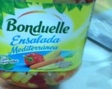 Foto del paso 3 de la receta: Ensalada mediterránea con manzana y rollitos de jamón york