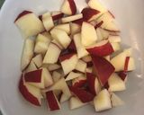 A picture of step 1 of Apple and kiwi salad.