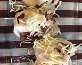 Kapusta zapiekana z boczkiem i serem podawana z mini frytkami krok przepisu 3 zdjęcie
