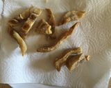 Foto del paso 5 de la receta: Oreja de cerdo en adobo y frita