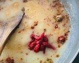 A picture of step 3 of Enchiladas sauce.