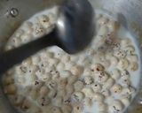 A picture of step 2 of Makhana kheer.