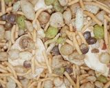 मुरमुरे चाट (Murmure chaat recipe in hindi) रेसिपी चरण 2 फोटो
