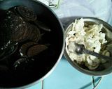 Foto langkah ke 1 dari resep Super Simple Oreo Steam Cake.