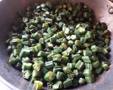लसूणी भिंडी (Lasuni Bhendi Recipe In Marathi) रेसिपी स्टेप 1 फोटो