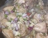 Foto langkah ke 2 dari resep Ayam goreng bawang aroma.