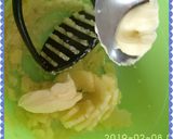 Foto langkah ke 3 dari resep Bola kentang isi keju lumer.