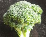 A picture of step 1 of Broccoli bhaji.