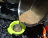 A picture of step 3 of Rose milk tea.