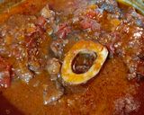 Foto del passaggio 9 della ricetta Ossobuco alla senese
