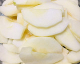 Foto del paso 3 de la receta: BUDÍN DE MANZANAS 🍏 🍎 🍏Y PASAS 🍇