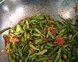 Foto langkah ke 4 dari resep Tumis sayur grendel/bunga genjer.