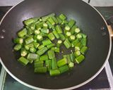 A picture of step 2 of Bhindi with Sesame Seeds Paste or Tilottoma Bhindi.