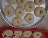 Foto langkah ke 3 dari resep Donat Tiramisu.