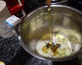 A picture of step 2 of Weightloss Soy Milk Apple Shake.