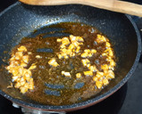 Foto del paso 2 de la receta: Espaguetis de calabacín y zanahoria con escabeche y langostinos