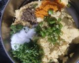 A picture of step 2 of Chana Dal ka pakora.