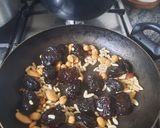 Foto del paso 10 de la receta: Pollo de corral con setas y ciruelas