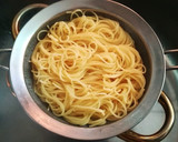 Foto del paso 9 de la receta: Espaguetis con surimi al ajillo