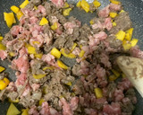 Foto del paso 2 de la receta: Triángulos de morcilla, salchicha y melocotón