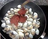 Foto del paso 4 de la receta Almejas con piñones y salsa de tomates secos