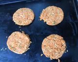 Une image de l'étape 9 de Galettes de carottes aux courgettes, herbes et emmental.