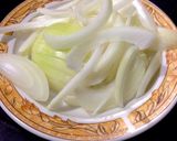 Foto langkah ke 2 dari resep Kentang Wortel Tumis Kental.