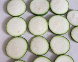 Foto del paso 1 de la receta: Calabacín rebozado