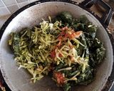 Foto langkah ke 3 dari resep Oseng daun singkong bunga pepaya.