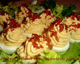 Foto del paso 8 de la receta: Huevos rellenos con humus y crocante de jamón