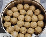 A picture of step 7 of Khoya Til Ladoo.