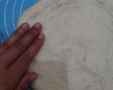 Foto langkah ke 4 dari resep (Sourdough Discard) Homemade Pizza - Sosis & Bakso.