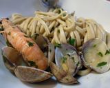 Foto del passaggio 3 della ricetta Tagliolini alla noce moscata sapori di mare