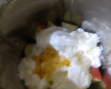 A picture of step 2 of Banana apple smoothie.