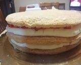 Foto del passaggio 8 della ricetta Torta di compleanno chantilly e fragole