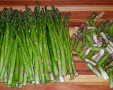 A picture of step 3 of Mike's EZ Roasted Asparagus And Hollandaise Over Salmon Filets.