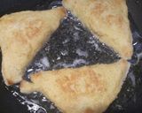A picture of step 4 of Mozzarella in carrozza - fried mozzarella sandwich.