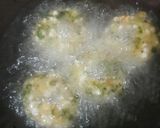 A picture of step 3 of Sabudana donuts.