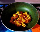 A picture of step 7 of Gobi-Paneer Kadai.