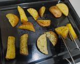 Foto langkah ke 3 dari resep Easy Potato Wedges.