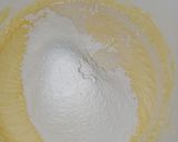 Foto langkah ke 3 dari resep Marble Cake.