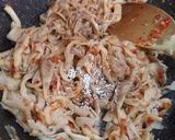 Foto langkah ke 5 dari resep Tumis jamur tiram.