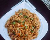 शेज़वान नूडल्स (Schezwan noodles recipe in Hindi) रेसिपी चरण 4 फोटो