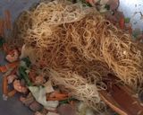 Foto langkah ke 7 dari resep Bihun goreng istimewa.