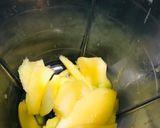 A picture of step 1 of Kairi ki hari chutney.