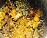 A picture of step 1 of Stir fried Mutton kidneys.