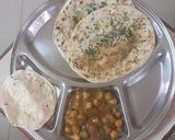आलू कुलचा (Aloo Kulcha Recipe In Marathi) रेसिपी स्टेप 4 फोटो 