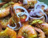 Gambar langkah 2 resipi Udang Goreng Kunyit.