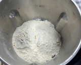 Foto del paso 3 de la receta: Bizcocho de yogur de limón