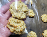 Foto del paso 4 de la receta: Galletitas de avena y coco sin azúcar